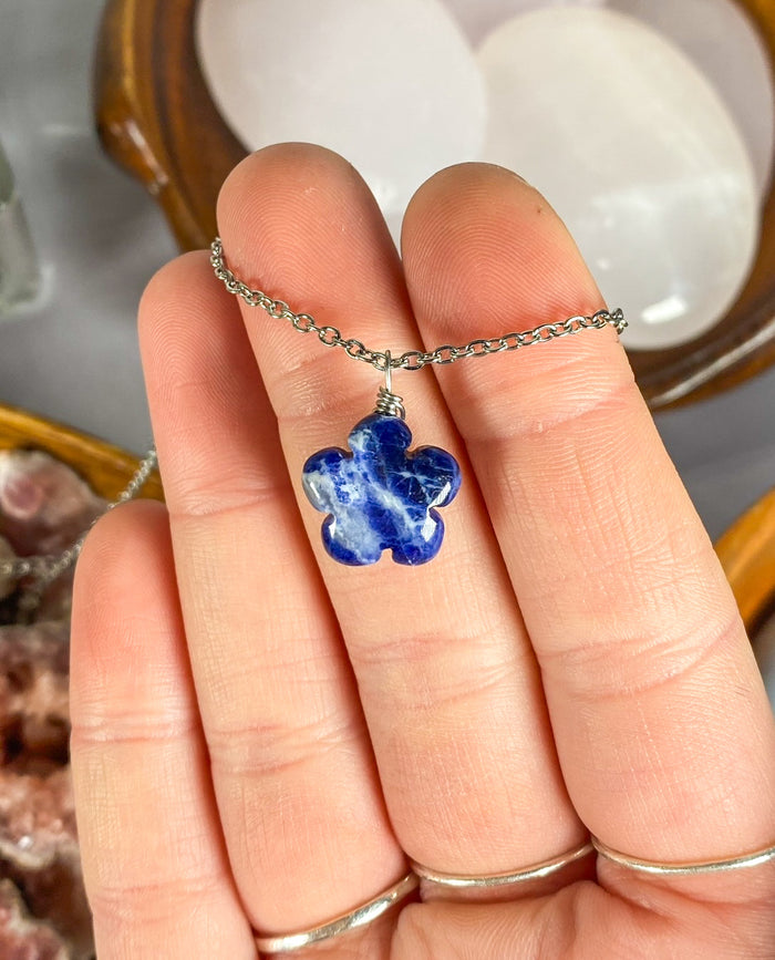 Sodalite Flower Choker Necklace