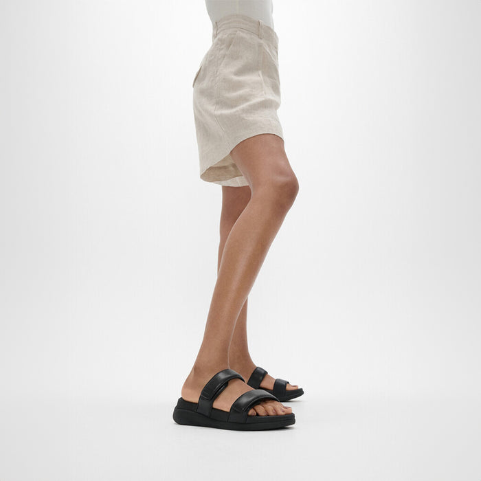 F-MODE GO two-bar slides with padded straps and Microwobbleboard™ cushioned footbed.